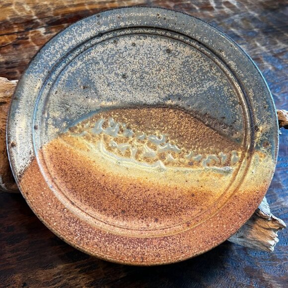 Rustic Vintage Studio Pottery Plate 8.5 - Picture 1 of 7